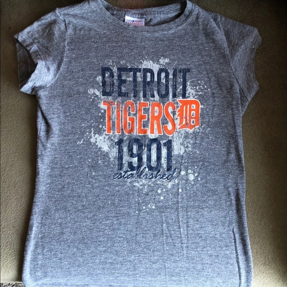 Detroit Tigers Gray T shirt Junior size Small
